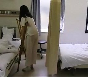 สาวเหงานัดชู้มาเย็ดในโรงพยาบาล ไม่สนคนป่วยเตียงข้างๆ